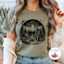 Load image into Gallery viewer, Bigfoot and Alien Campfire