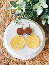 Load image into Gallery viewer, Lemon Floral