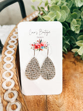 Load image into Gallery viewer, Ellie