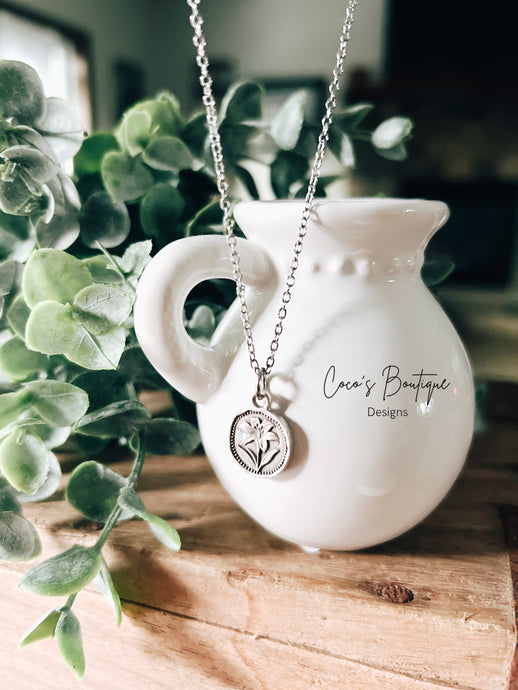 Lily Necklace