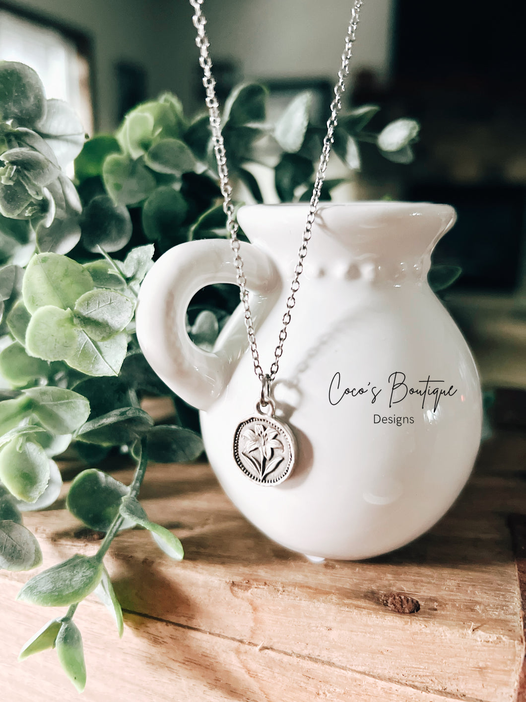 Lily Necklace